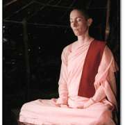 Ariya Nani Baumann in meditation