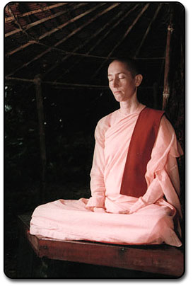 Ariya Nani Baumann in meditation