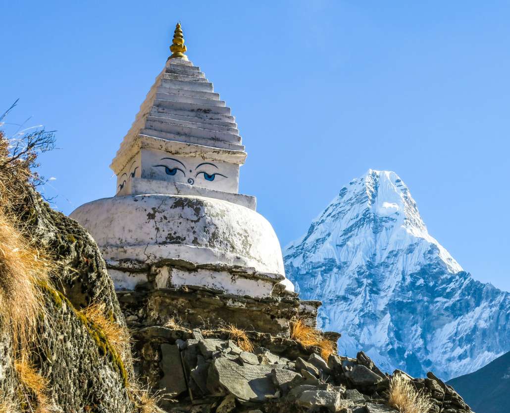 STupa bouddhiste dans l'himalaya